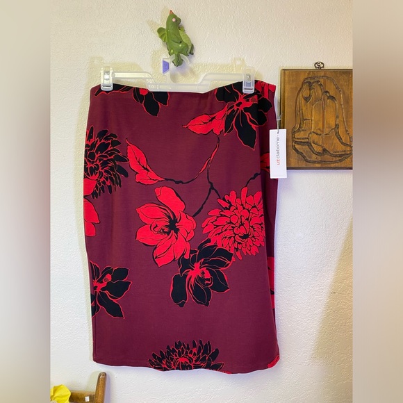 NWT Liz Claiborne Fitted Pencil MIDI Skirt Burgundy Floral Rayon Stretchy XL 1X - Picture 1 of 10